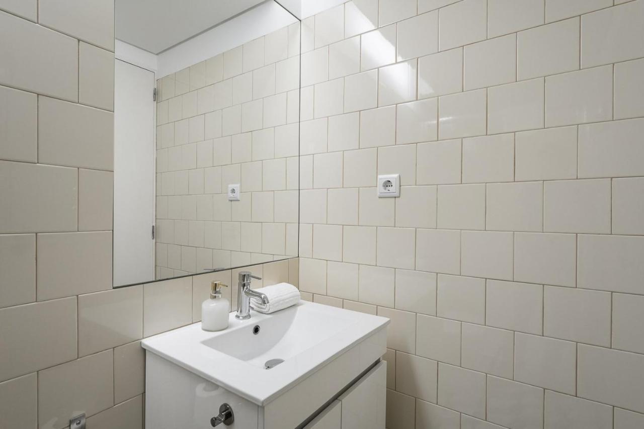 Guestready - Break From Reality In Santa Catarina Apartment Porto Bagian luar foto